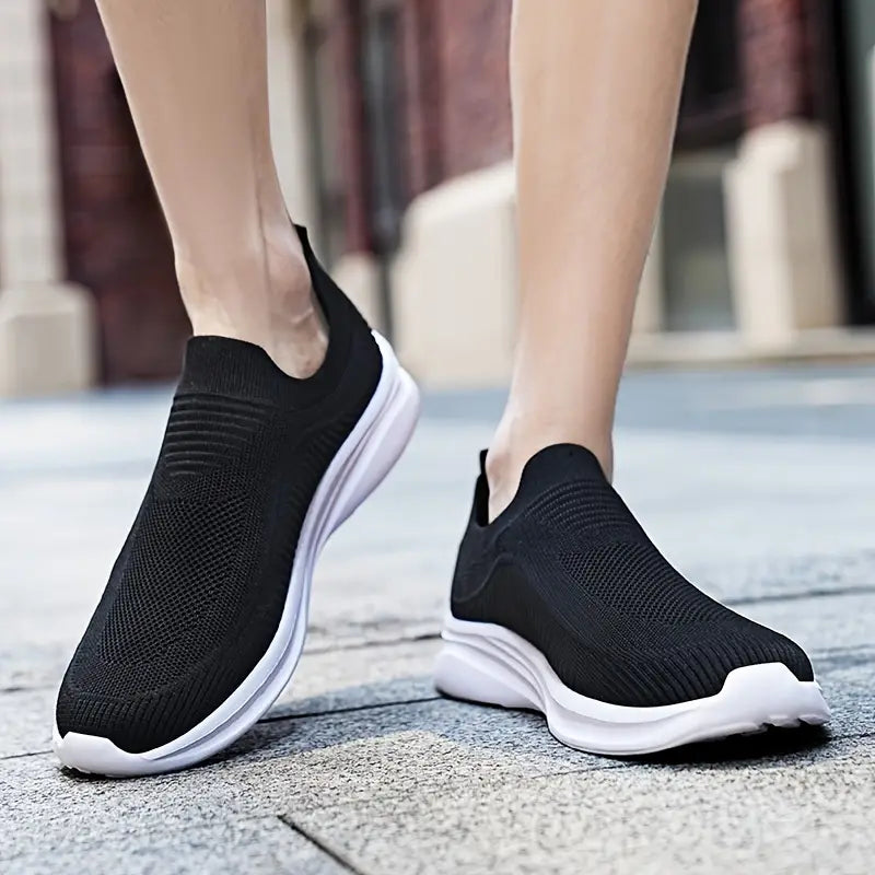 Lightweight walking sneakers with a breathable mesh upper