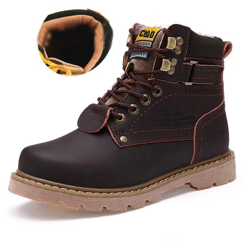 Fashionable retro snow boots 